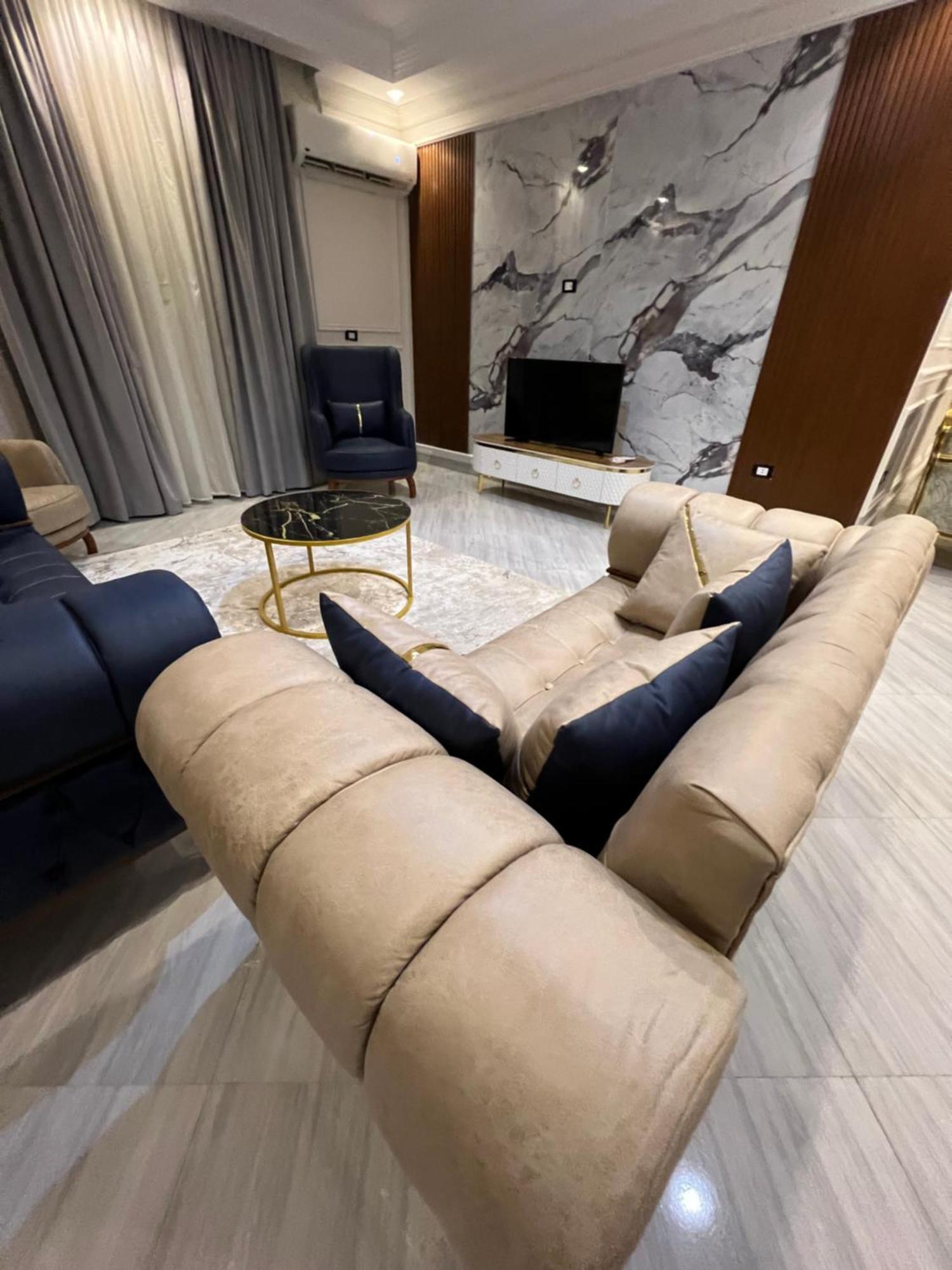 New Luxury - New Daire